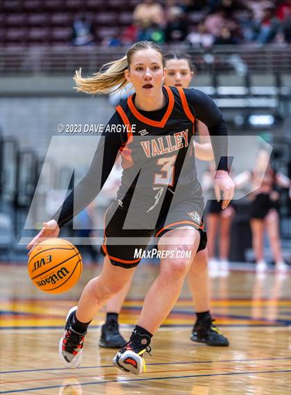 Thumbnail 1 in Rich vs. Valley (UHSAA 1A 3rd/4th Place) photogallery.