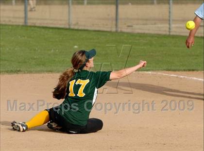 Thumbnail 2 in Royal vs. Stockdale photogallery.