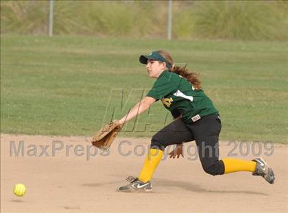 Thumbnail 3 in Royal vs. Stockdale photogallery.