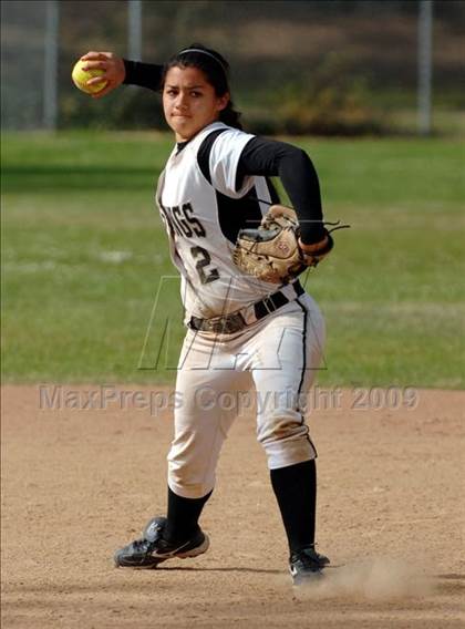 Thumbnail 2 in Royal vs. Stockdale photogallery.