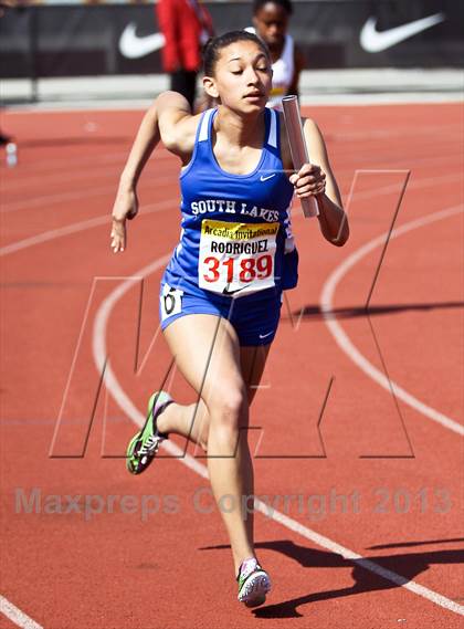 Thumbnail 1 in Arcadia Invitational (4x400 Relay) photogallery.