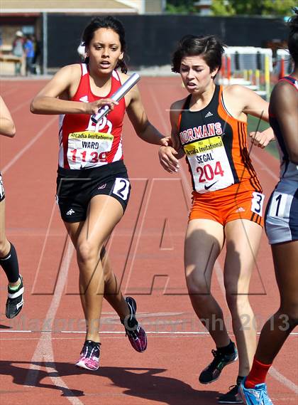 Thumbnail 2 in Arcadia Invitational (4x400 Relay) photogallery.