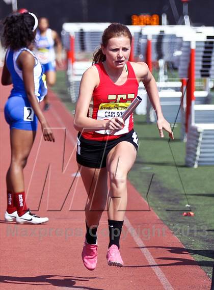 Thumbnail 2 in Arcadia Invitational (4x400 Relay) photogallery.