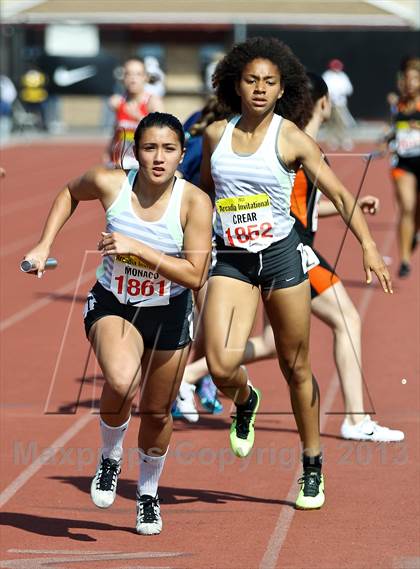 Thumbnail 3 in Arcadia Invitational (4x400 Relay) photogallery.
