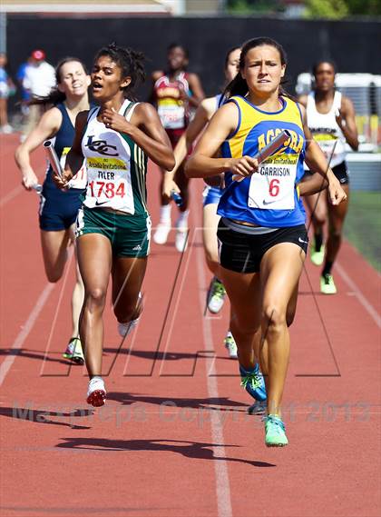 Thumbnail 2 in Arcadia Invitational (4x400 Relay) photogallery.