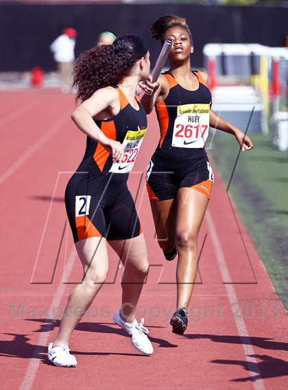 Thumbnail 2 in Arcadia Invitational (4x400 Relay) photogallery.