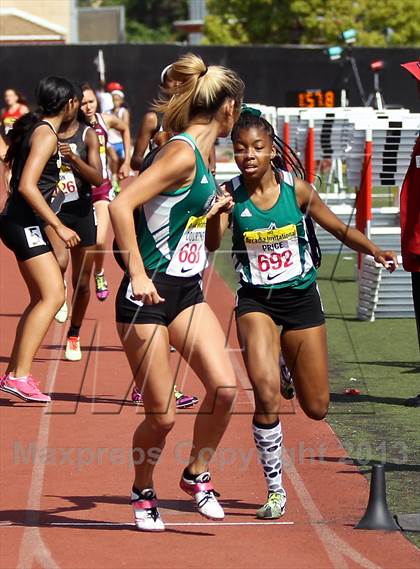 Thumbnail 1 in Arcadia Invitational (4x400 Relay) photogallery.