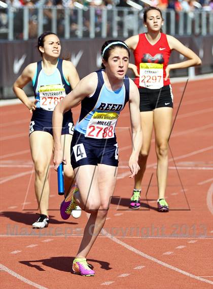Thumbnail 2 in Arcadia Invitational (4x400 Relay) photogallery.