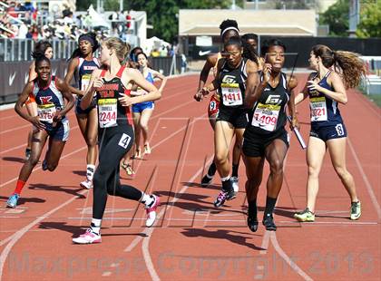 Thumbnail 2 in Arcadia Invitational (4x400 Relay) photogallery.
