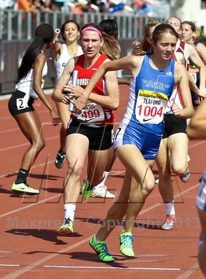 Thumbnail 2 in Arcadia Invitational (4x400 Relay) photogallery.