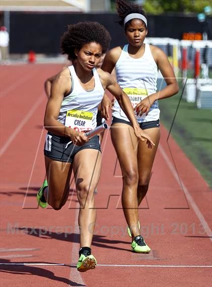 Thumbnail 2 in Arcadia Invitational (4x400 Relay) photogallery.