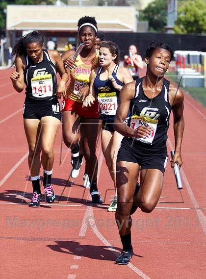 Thumbnail 2 in Arcadia Invitational (4x400 Relay) photogallery.