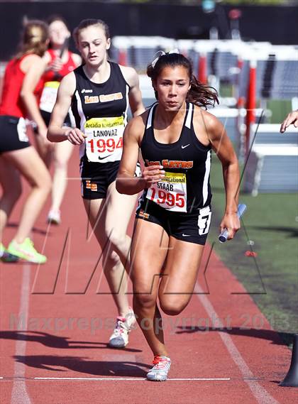 Thumbnail 2 in Arcadia Invitational (4x400 Relay) photogallery.