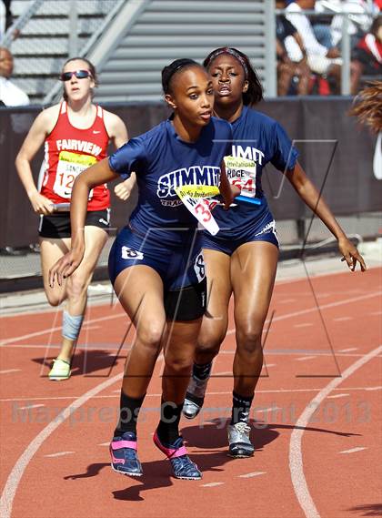 Thumbnail 2 in Arcadia Invitational (4x400 Relay) photogallery.