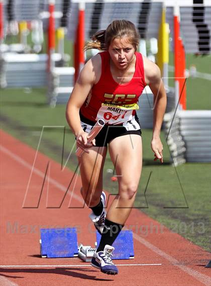 Thumbnail 2 in Arcadia Invitational (4x400 Relay) photogallery.