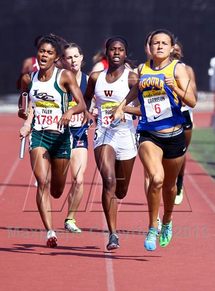 Thumbnail 1 in Arcadia Invitational (4x400 Relay) photogallery.