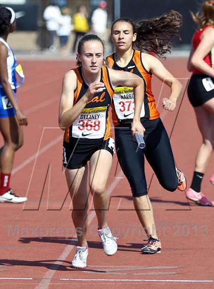 Thumbnail 2 in Arcadia Invitational (4x400 Relay) photogallery.