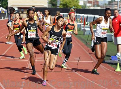 Thumbnail 3 in Arcadia Invitational (4x400 Relay) photogallery.