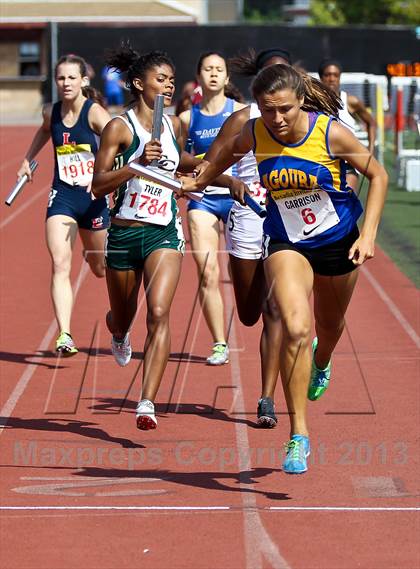 Thumbnail 2 in Arcadia Invitational (4x400 Relay) photogallery.