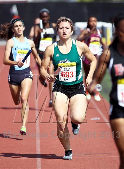 Thumbnail 2 in Arcadia Invitational (4x400 Relay) photogallery.