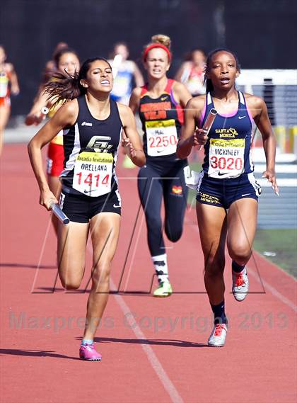 Thumbnail 2 in Arcadia Invitational (4x400 Relay) photogallery.
