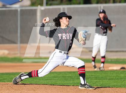 Thumbnail 1 in Troy @ Villa Park photogallery.