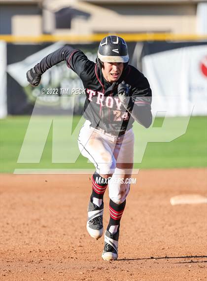 Thumbnail 3 in Troy @ Villa Park photogallery.
