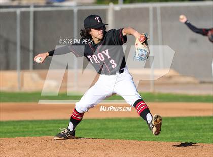 Thumbnail 3 in Troy @ Villa Park photogallery.