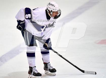 Thumbnail 3 in Randolph vs. Morris Knolls photogallery.