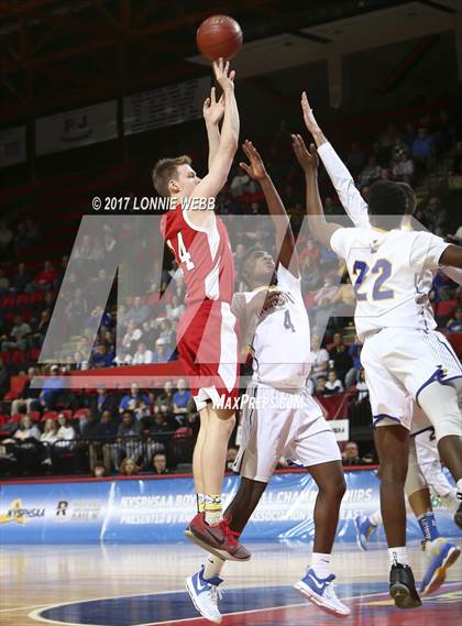 Thumbnail 1 in Jamesville-DeWitt vs  Irondequoit (NYSPHSAA Class A Semifinal) photogallery.