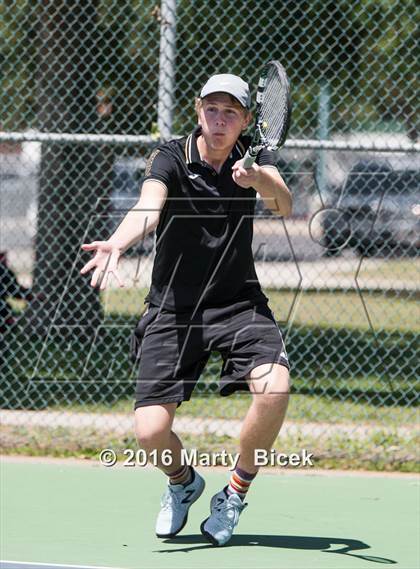 Thumbnail 3 in Modesto Metro Conferance Tennis Championships photogallery.