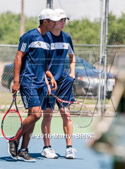 Thumbnail 2 in Modesto Metro Conferance Tennis Championships photogallery.