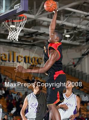 Thumbnail 2 in Manual Arts vs. Fairfax (Lynwood Christmas Tournament) photogallery.