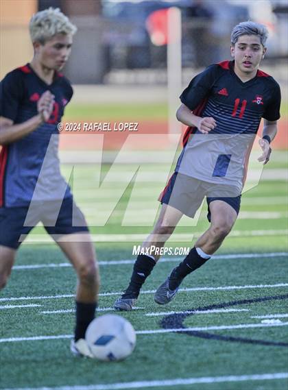 Thumbnail 3 in Goose Creek Memorial vs. University (UIL Soccer 5A Region 3 Regional Semifinal) photogallery.