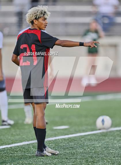 Thumbnail 2 in Goose Creek Memorial vs. University (UIL Soccer 5A Region 3 Regional Semifinal) photogallery.