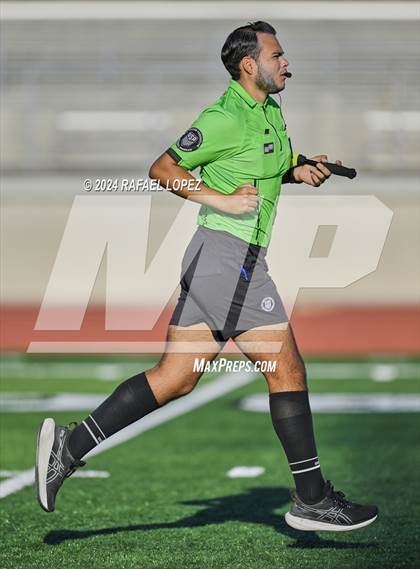 Thumbnail 2 in Goose Creek Memorial vs. University (UIL Soccer 5A Region 3 Regional Semifinal) photogallery.