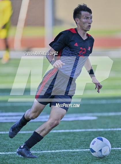 Thumbnail 1 in Goose Creek Memorial vs. University (UIL Soccer 5A Region 3 Regional Semifinal) photogallery.