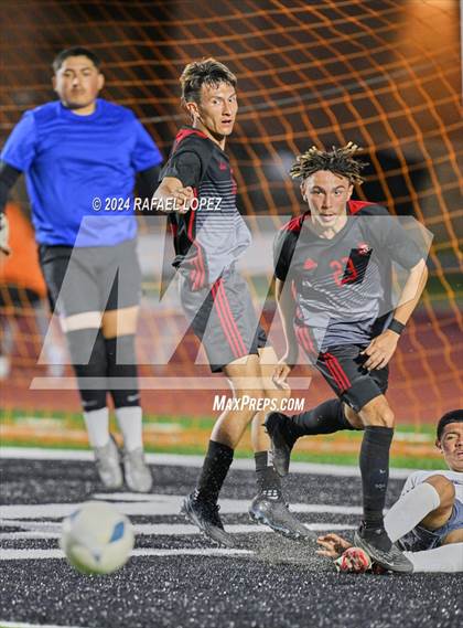 Thumbnail 3 in Goose Creek Memorial vs. University (UIL Soccer 5A Region 3 Regional Semifinal) photogallery.