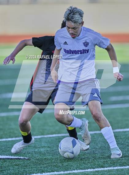 Thumbnail 3 in Goose Creek Memorial vs. University (UIL Soccer 5A Region 3 Regional Semifinal) photogallery.