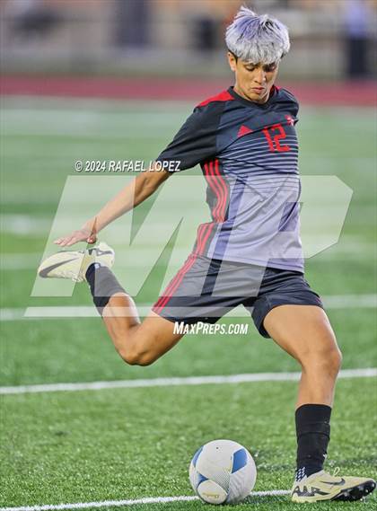 Thumbnail 1 in Goose Creek Memorial vs. University (UIL Soccer 5A Region 3 Regional Semifinal) photogallery.