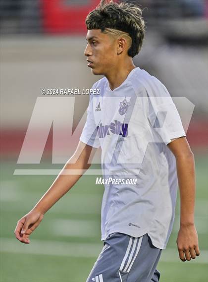 Thumbnail 3 in Goose Creek Memorial vs. University (UIL Soccer 5A Region 3 Regional Semifinal) photogallery.