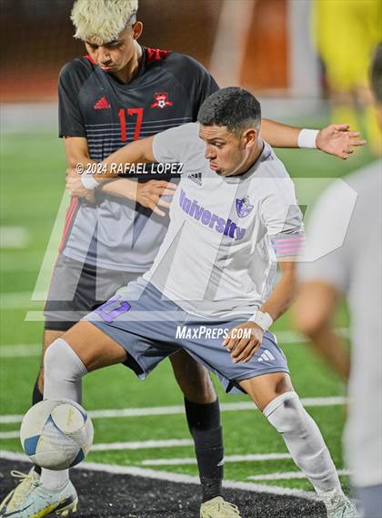 Thumbnail 3 in Goose Creek Memorial vs. University (UIL Soccer 5A Region 3 Regional Semifinal) photogallery.
