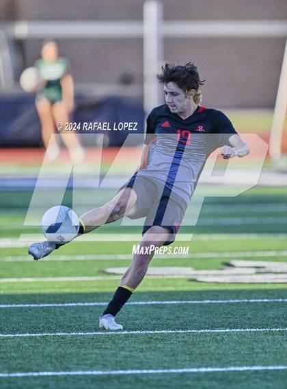 Thumbnail 2 in Goose Creek Memorial vs. University (UIL Soccer 5A Region 3 Regional Semifinal) photogallery.