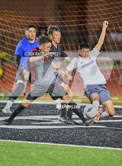 Thumbnail 2 in Goose Creek Memorial vs. University (UIL Soccer 5A Region 3 Regional Semifinal) photogallery.