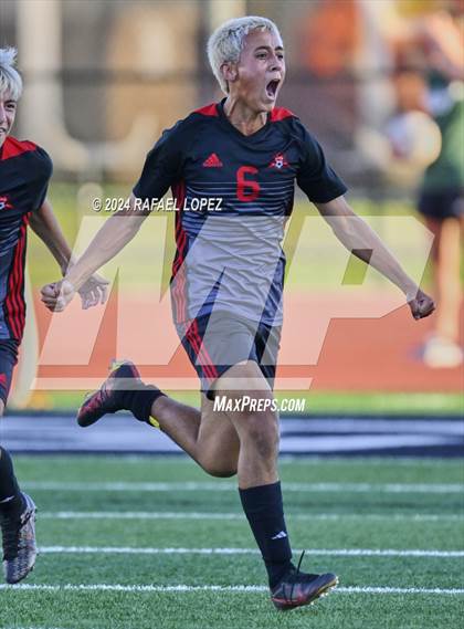 Thumbnail 2 in Goose Creek Memorial vs. University (UIL Soccer 5A Region 3 Regional Semifinal) photogallery.