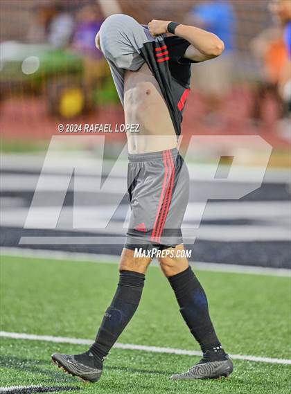 Thumbnail 1 in Goose Creek Memorial vs. University (UIL Soccer 5A Region 3 Regional Semifinal) photogallery.