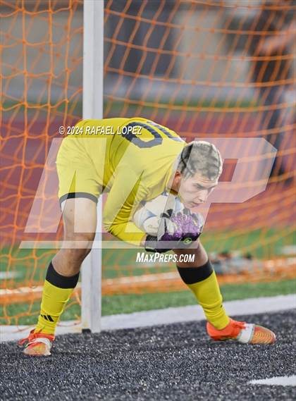 Thumbnail 1 in Goose Creek Memorial vs. University (UIL Soccer 5A Region 3 Regional Semifinal) photogallery.