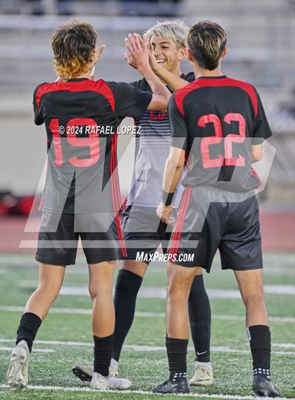 Thumbnail 1 in Goose Creek Memorial vs. University (UIL Soccer 5A Region 3 Regional Semifinal) photogallery.