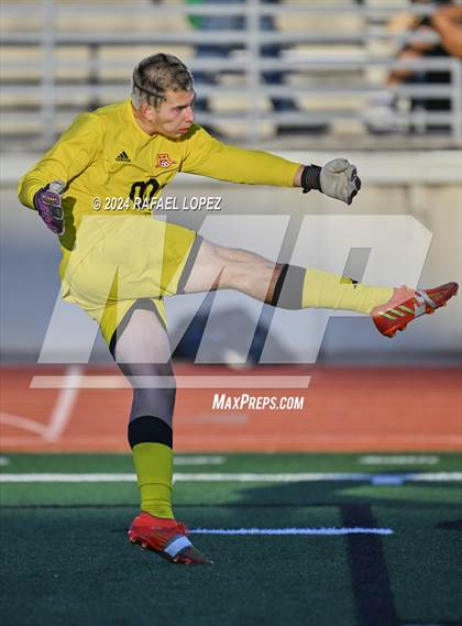 Thumbnail 1 in Goose Creek Memorial vs. University (UIL Soccer 5A Region 3 Regional Semifinal) photogallery.