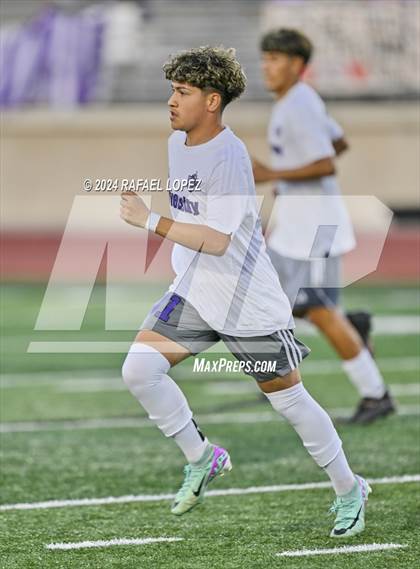 Thumbnail 1 in Goose Creek Memorial vs. University (UIL Soccer 5A Region 3 Regional Semifinal) photogallery.